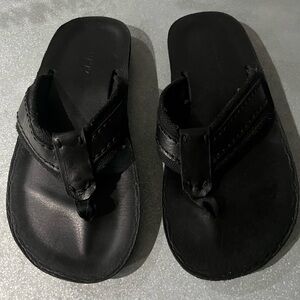 Old Navy Classic Men's Black Leather Flip-Flops